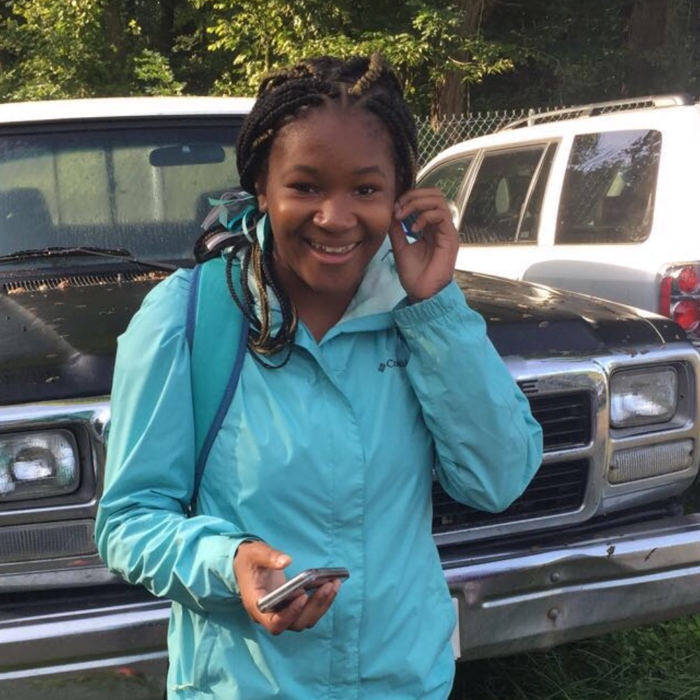 Meet your Posher, Khalila